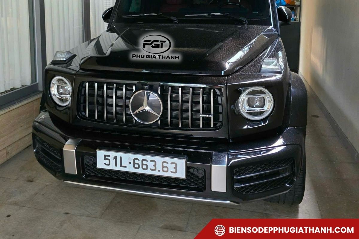Biển số xe 0 nút gắn trên xe hơi sang trọng
