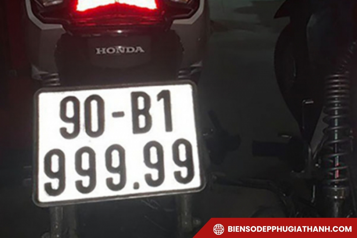 Biển số ngũ quý gắn trên xe máy thuộc tỉnh Ninh Bình