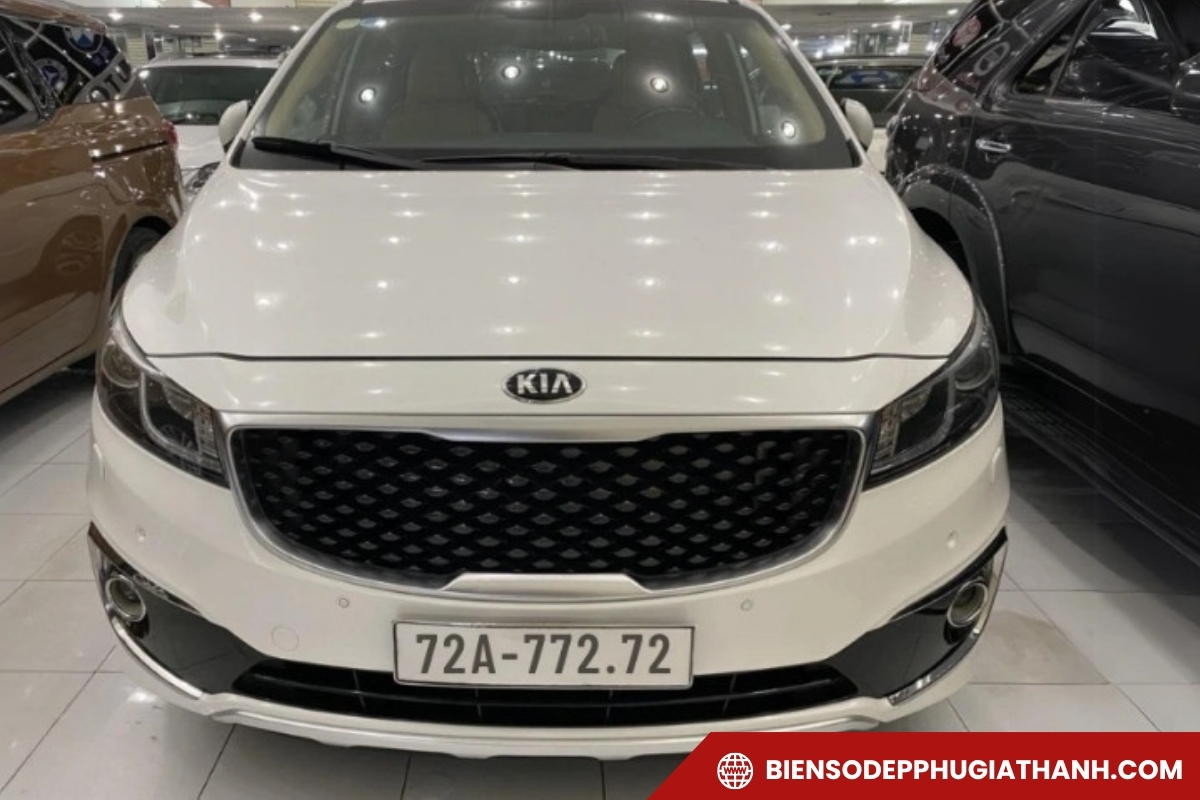 Xe ô tô gắn biển số đẹp 72