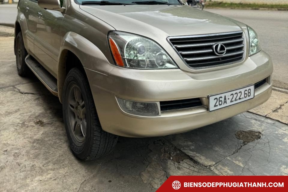 Xe ô tô gắn biển số lộc phát 68 tại Sơn La 